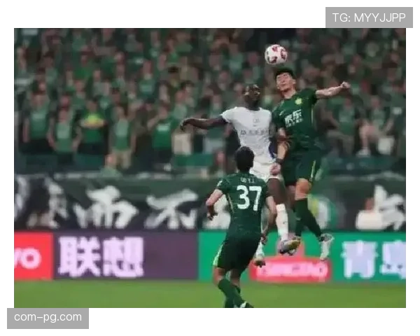 国安高位逼抢战术遇阻 申花长传反击策略见效